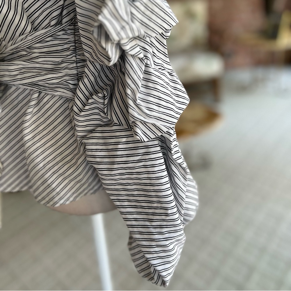 Renee C. Top Tiered Ruched Sleeves White Black Striped Belted V-Neck Cotton M - Picture 7 of 15